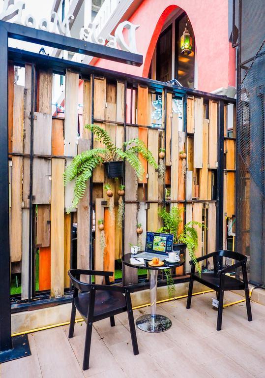 De Ja Moon Hostel Чиангмай Экстерьер фото