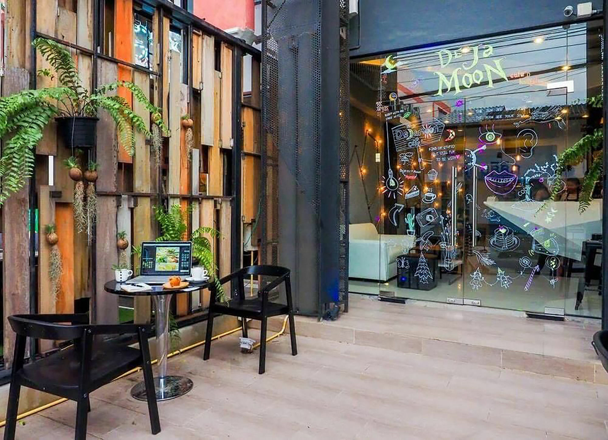 De Ja Moon Hostel Чиангмай Экстерьер фото